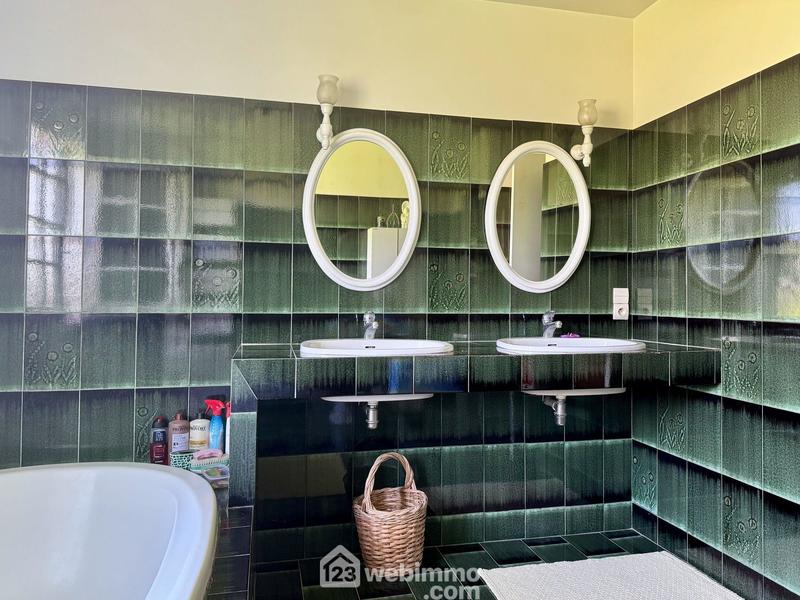 Maison - 161 m² - 6 pièces