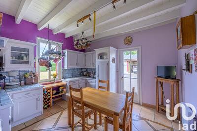 Maison - 250 m² - 9 pièces