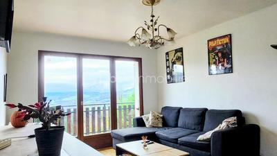 Maison - 94 m² - 5 pièces