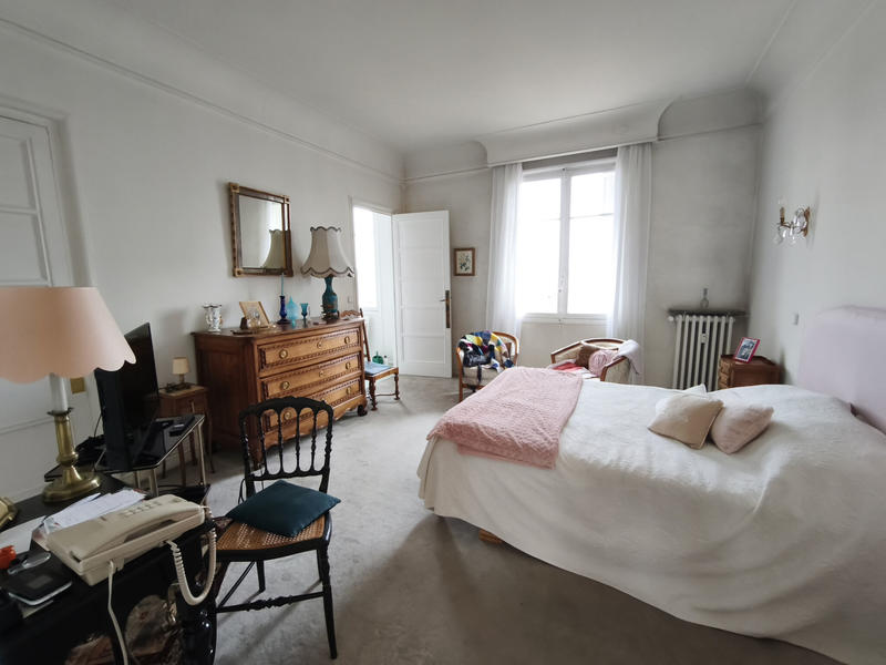 Appartement - 180 m² - 6 pièces