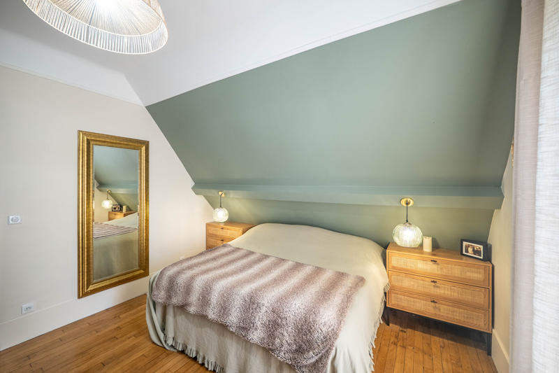 Maison - 220 m² - 6 pièces