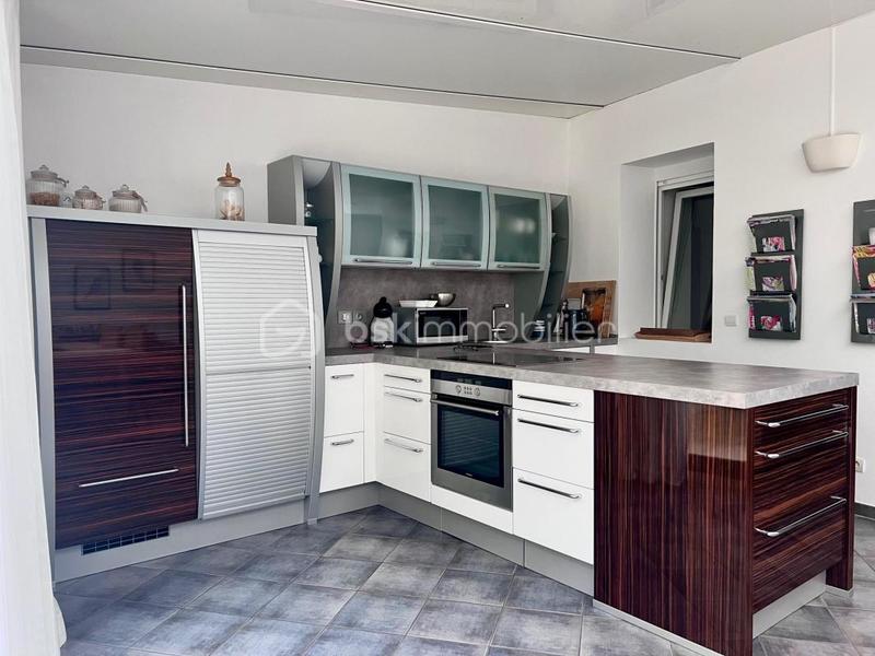 Appartement - 80 m² - 3 pièces