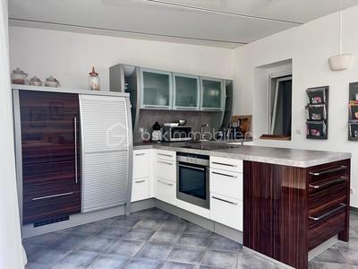 Appartement - 80 m² - 3 pièces