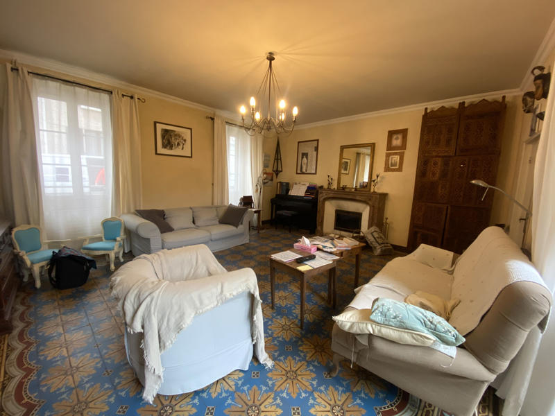 Maison - 227 m² - 11 pièces