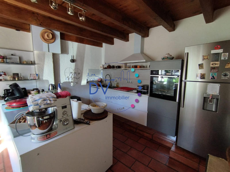 Maison - 230 m² - 7 pièces