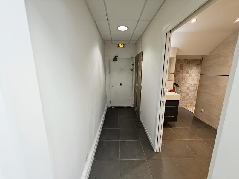 Local commercial - 102 m² - 2 pièces