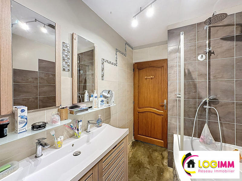 Pavillon - 187 m² - 9 pièces