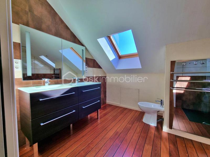 Demeure - 258 m² - 8 pièces