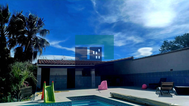 Villa - 256 m² - 7 pièces