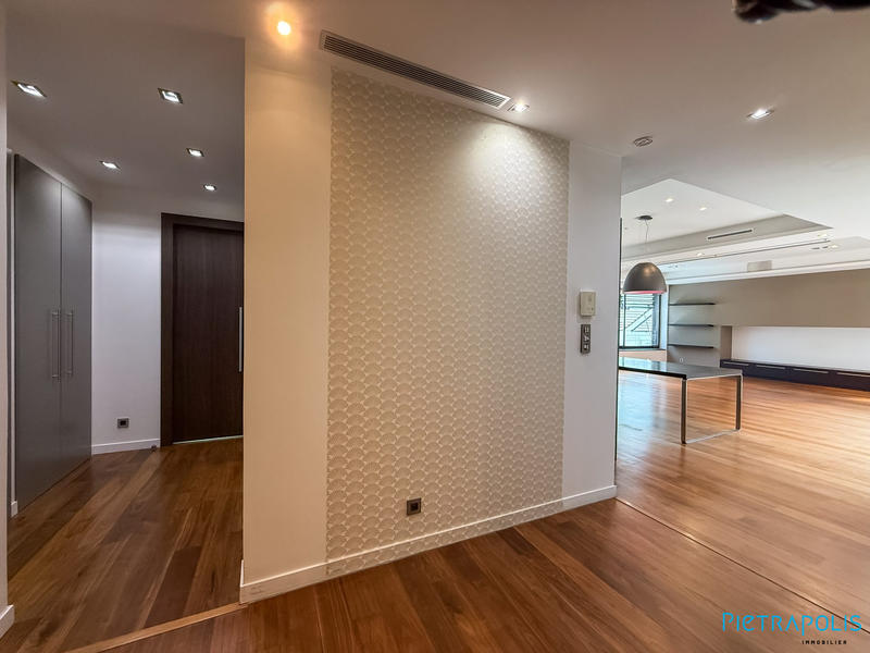 Appartement - 171 m² - 5 pièces