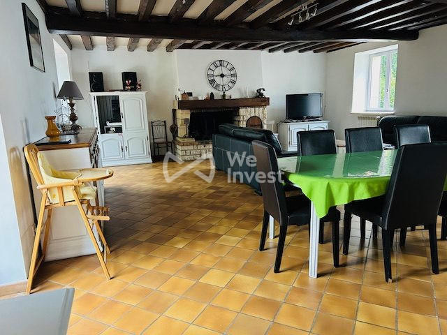 Maison - 240 m² - 11 pièces