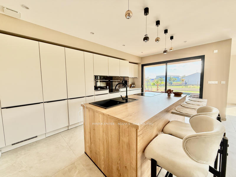 Villa - 145 m² - 6 pièces