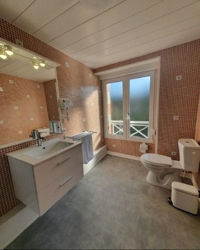 Maison - 259 m² - 12 pièces