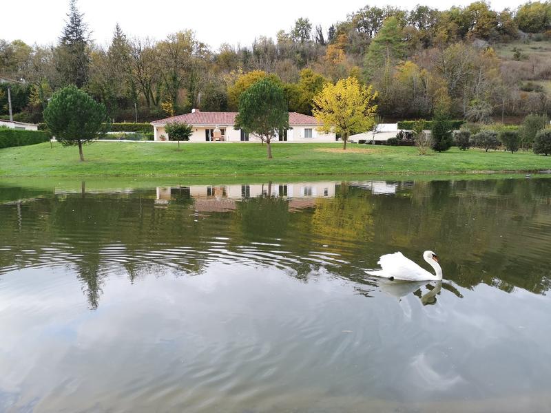 Maison - 240 m² - 6 pièces