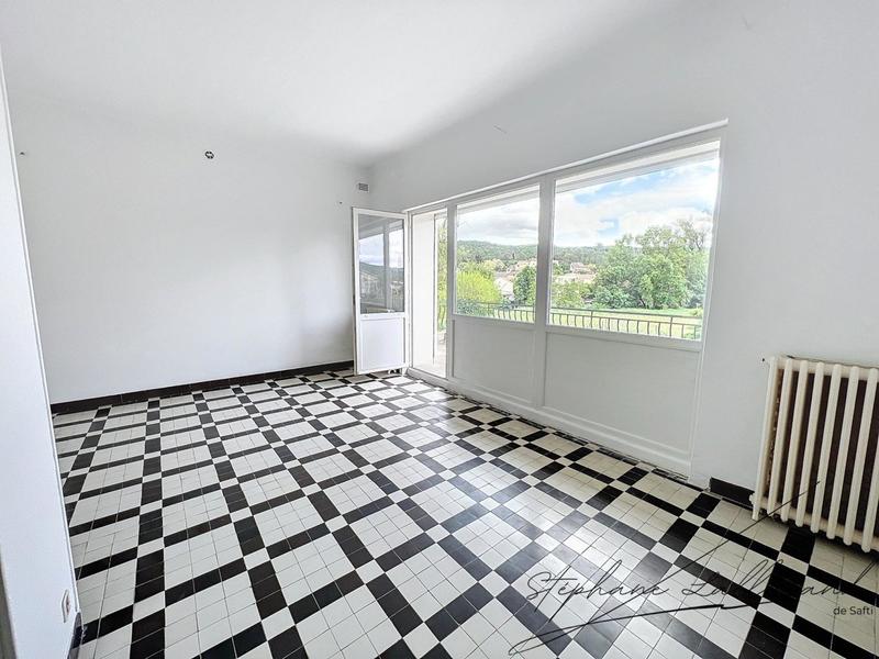 Maison - 190 m² - 10 pièces