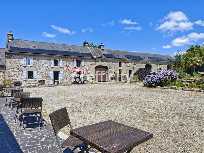 Propriété - 466 m² - 20 pièces