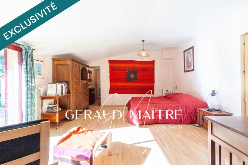Propriété - 285 m² - 10 pièces