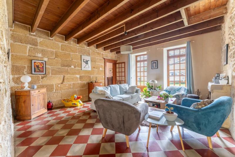 Maison - 160 m² - 9 pièces