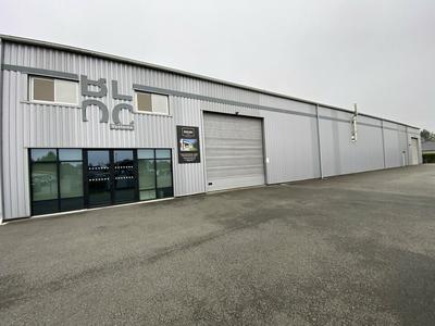 Local d'activité / Entrepôt - 860 m²