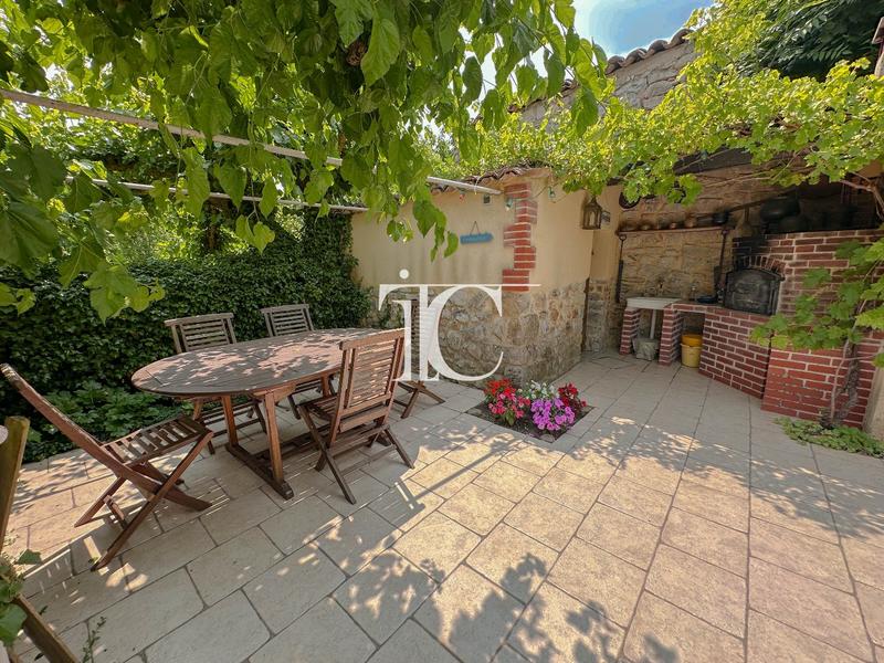 Propriété - 175 m² - 8 pièces