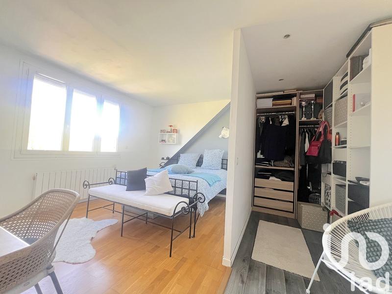 Maison - 214 m² - 8 pièces