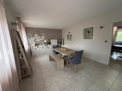 Demeure - 183 m² - 9 pièces