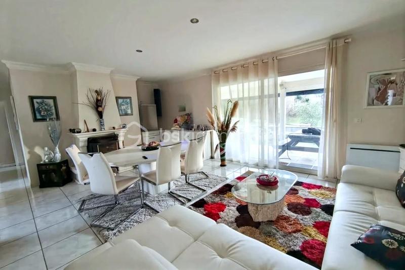 Maison - 90 m² - 5 pièces