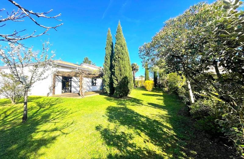 Maison d'architecte - 235 m² - 5 pièces