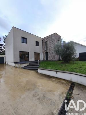 Maison - 142 m² - 5 pièces
