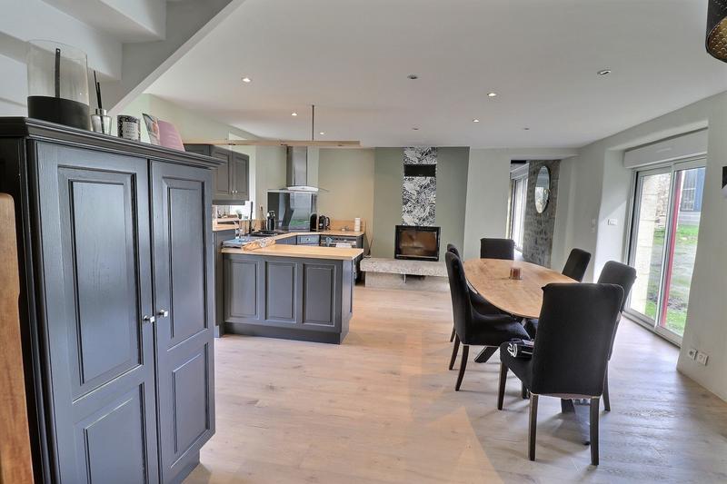 Maison - 200 m² - 7 pièces