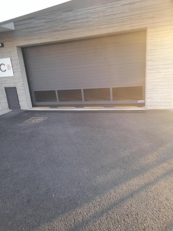 Parking / Garage - 12 m²