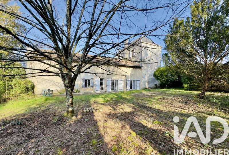 Maison - 227 m² - 8 pièces