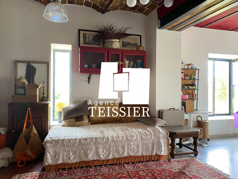 Maison - 230 m² - 5 pièces