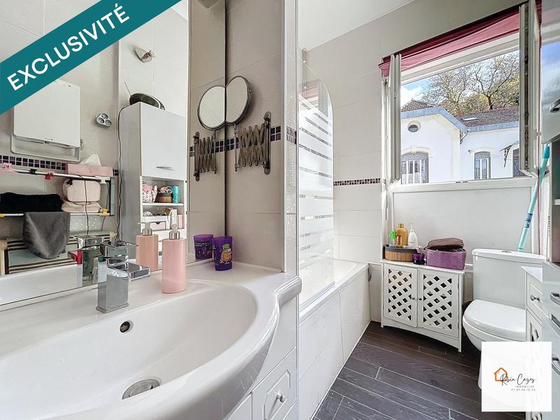 Maison - 160 m² - 8 pièces