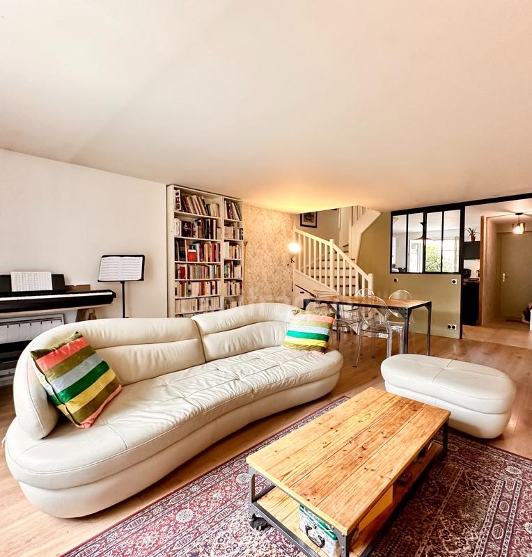 Maison - 121 m² - 6 pièces