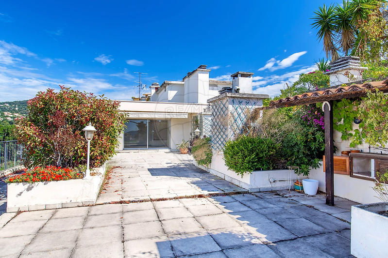 Appartement - 144 m² - 4 pièces