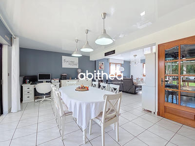 Maison - 182 m² - 6 pièces