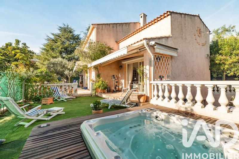 Maison de ville - 207 m² - 7 pièces