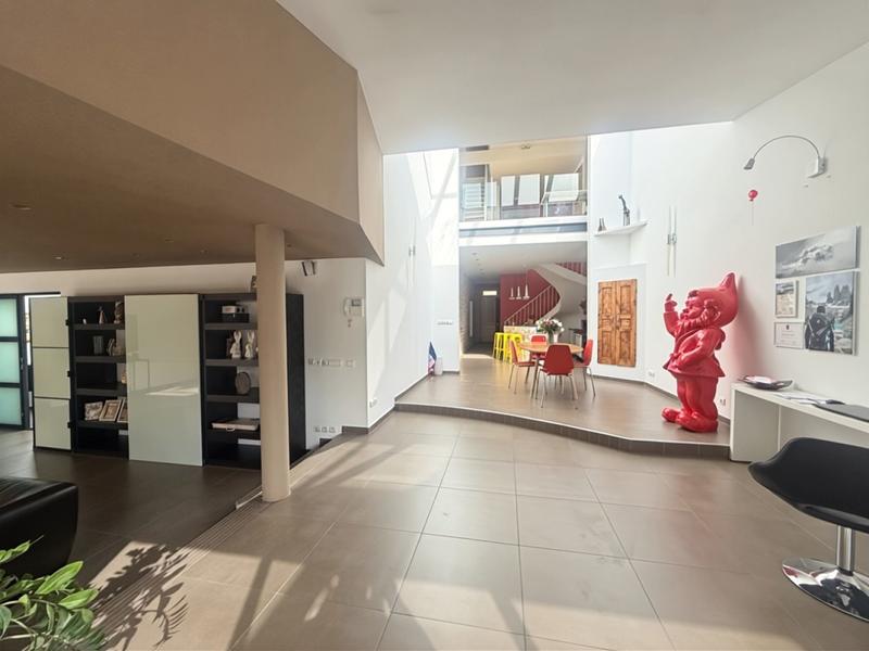 Maison - 211 m² - 5 pièces