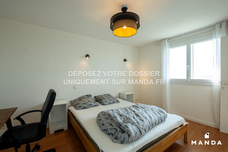 Chambre - 12 m² - 5 pièces