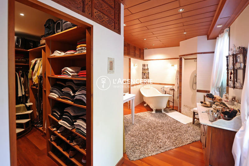 Villa - 400 m² - 7 pièces