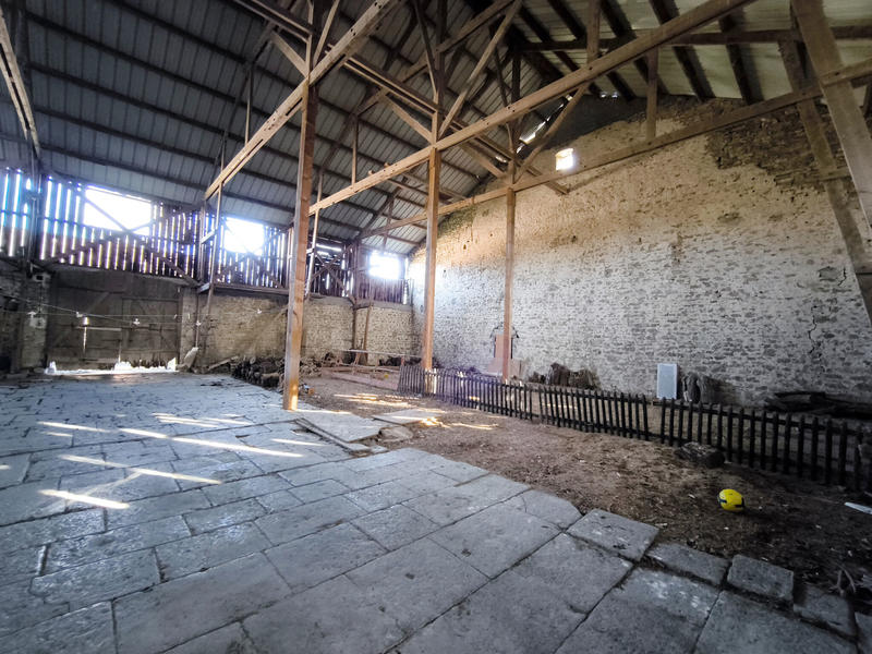 Maison - 225 m² - 7 pièces