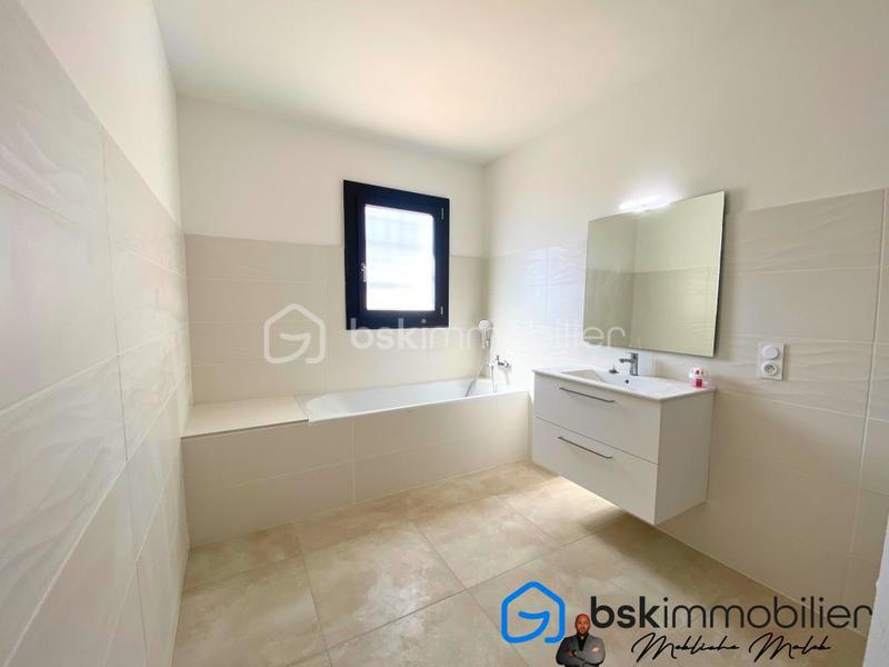 Maison - 120 m² - 4 pièces