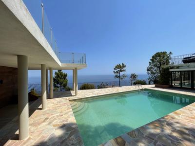 Villa - 185 m² - 6 pièces