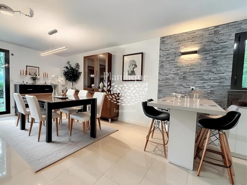 Appartement - 96 m² - 4 pièces