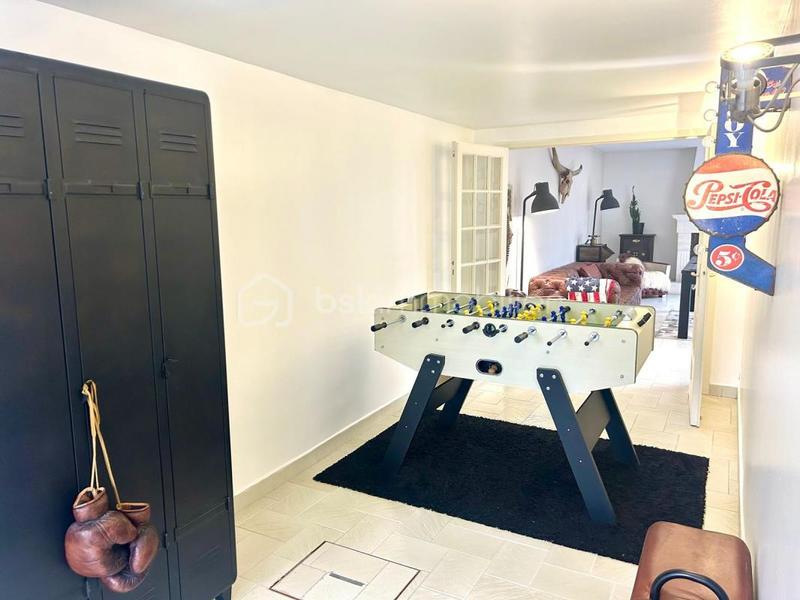 Demeure - 251 m² - 8 pièces