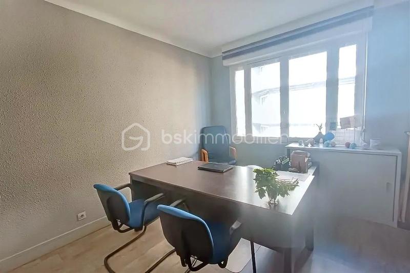 Maison - 230 m² - 8 pièces