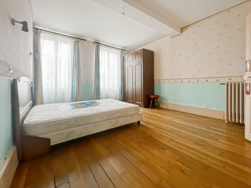 Maison - 217 m² - 8 pièces