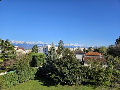 Demeure - 185 m² - 8 pièces