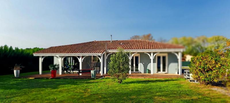 Maison de bois - 108 m² - 4 pièces